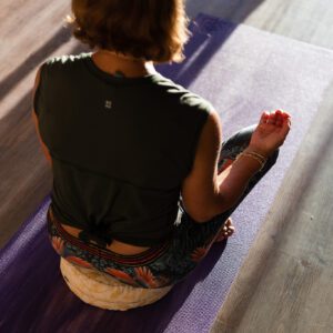 breathwork and meditation moments with yogataio sagres